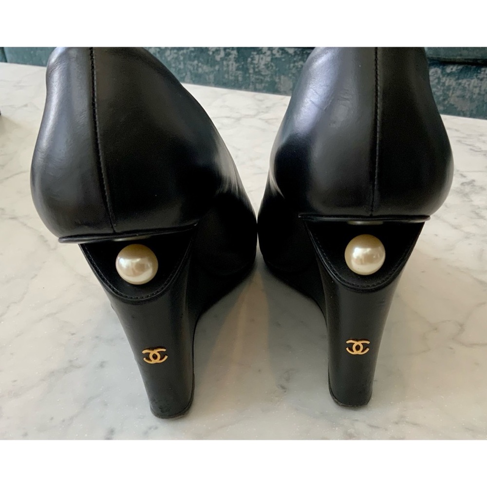 Authentic CHANEL Pearl Wedge. Size 10